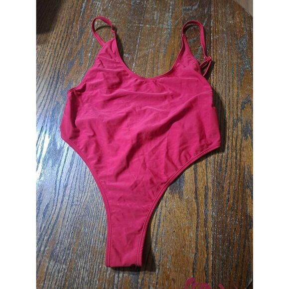 New Large Fabletics Sweet Cherry Red Low Back OnevPiece Swimsuit Bathing Suit - Picture 7 of 8